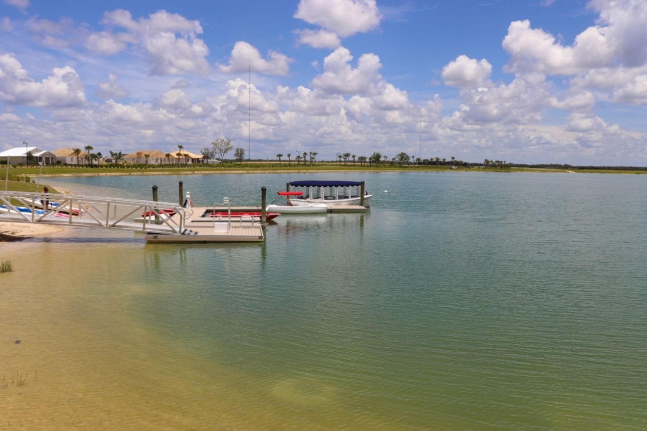 Lagoa traz qualidade de vida aos moradores e permite esportes na água - Divulgação/ PureFlorida.com