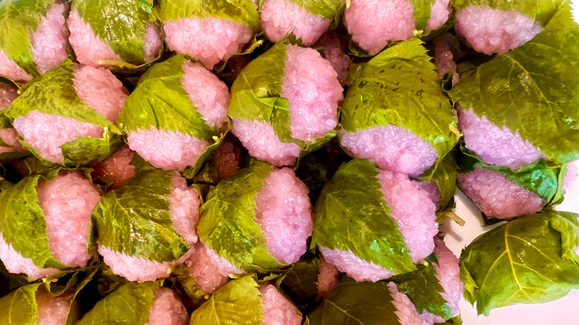 Mochi de cereja - sakura mochi - foto crédico Andrea Miramontes @ladobviagem